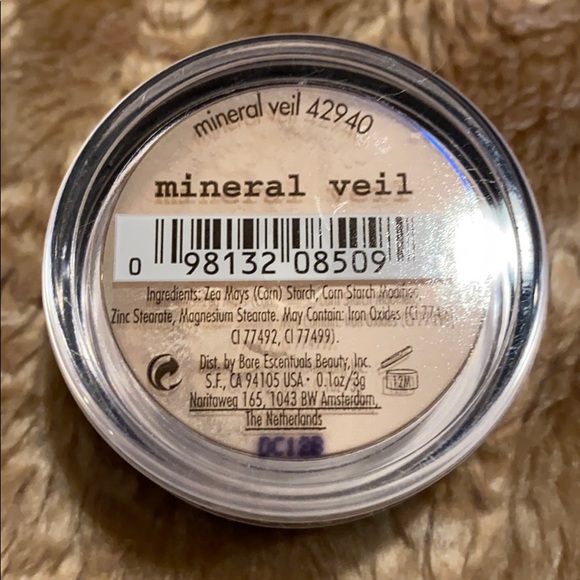 🎉🎉HP🎉🎉~bareMinerals i.d.~ Mineral Veil Powder - Picture 3 of 3